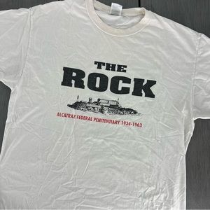 The rock Alcatraz federal penitentiary prison t-shirt vintage look size xl men